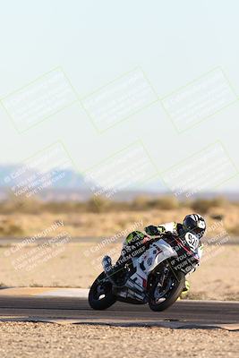 media/Dec-07-2025-CVMA (Sun) [[3e7d2de5dc]]/Race 18-Formula Twins-Formula 40 UL/